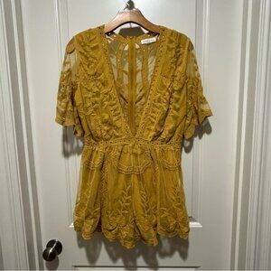 Honey Punch size L Mustard Yellow Lace Romper